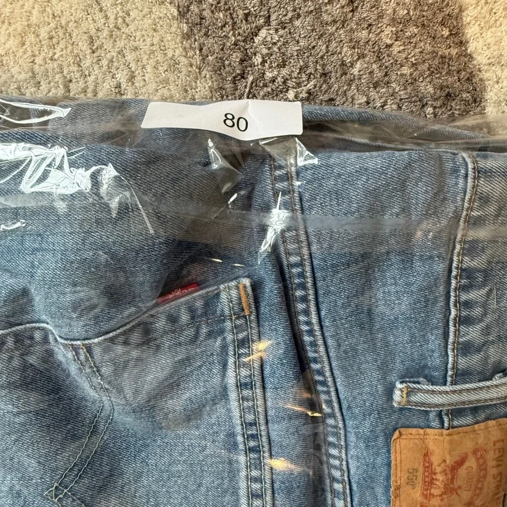 Levi's 550 Relaxed Fit Light Wash Denim Jeans Mens W40 L30 Blue‎ 722012-222